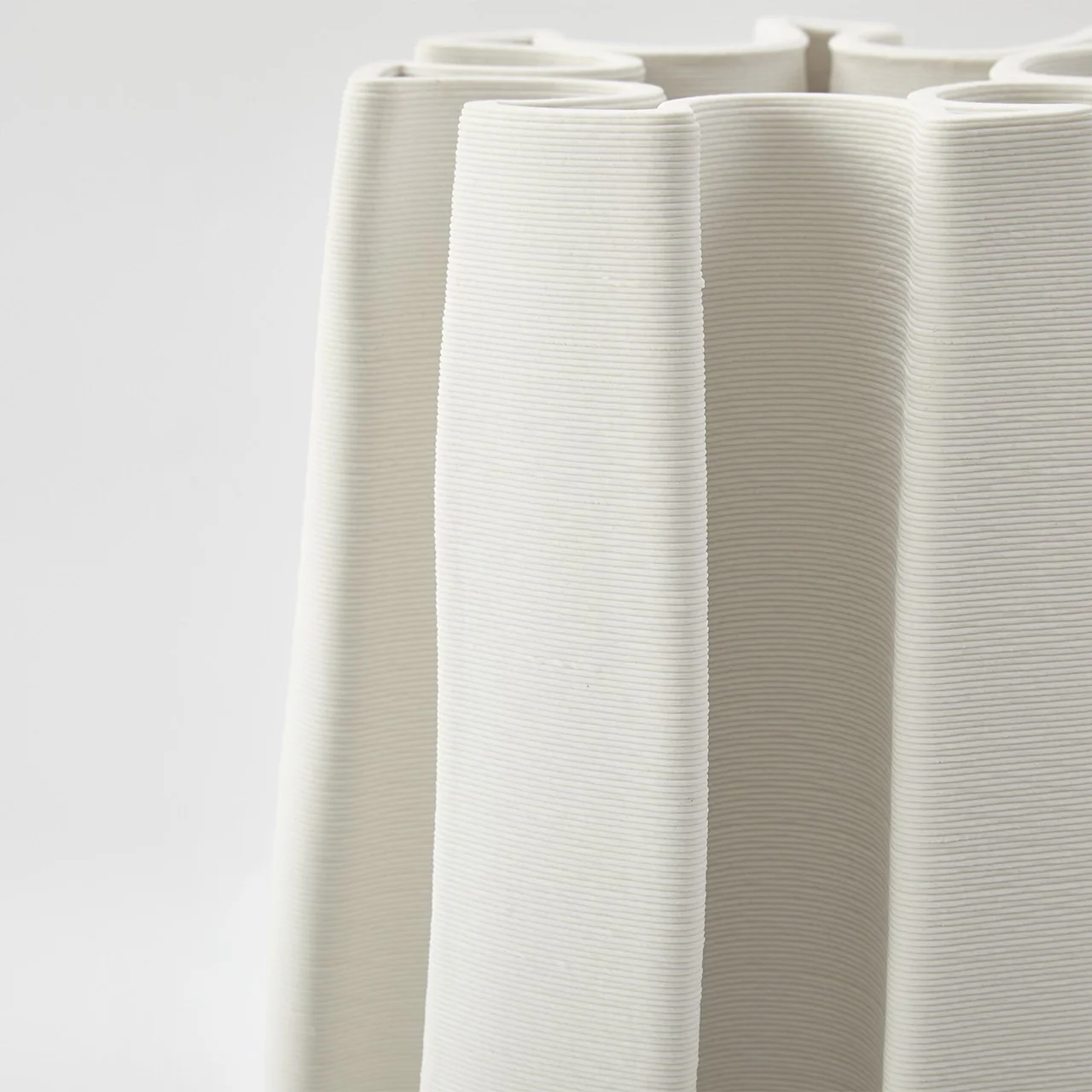 BOX PLEAT VASE - Image 3