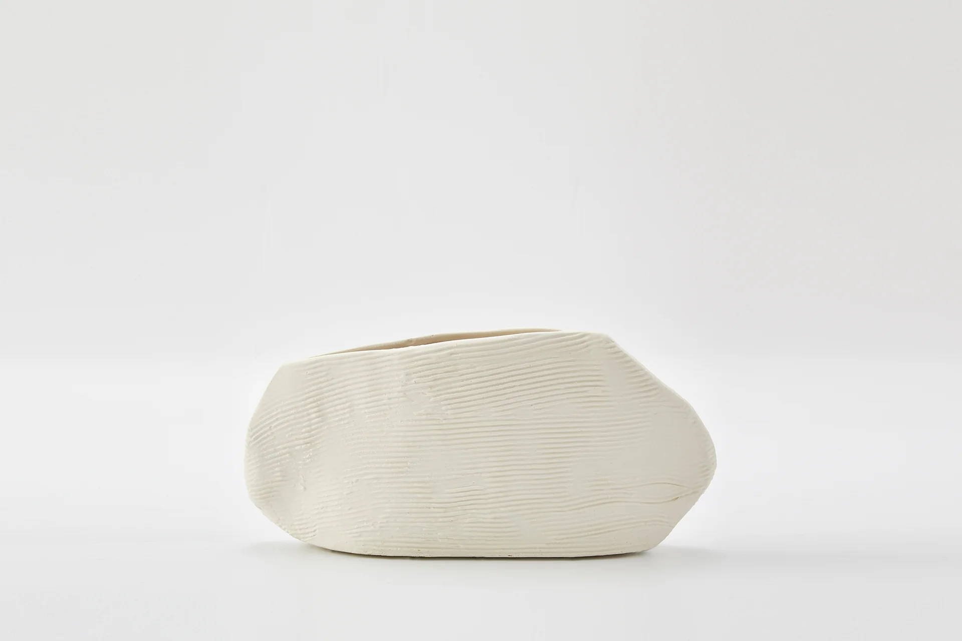 CHALK VASE IVORY