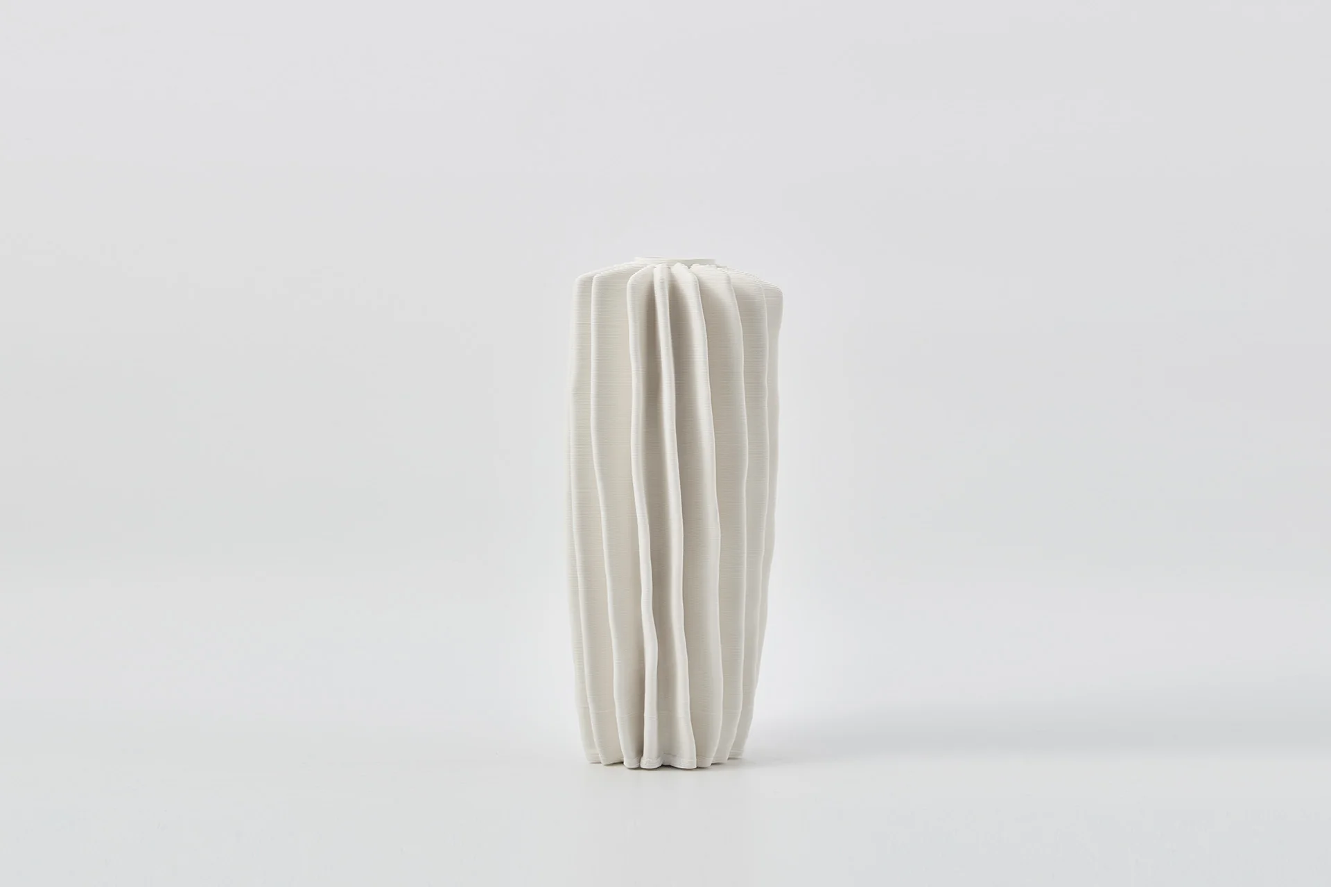 CORAL VASE IVORY