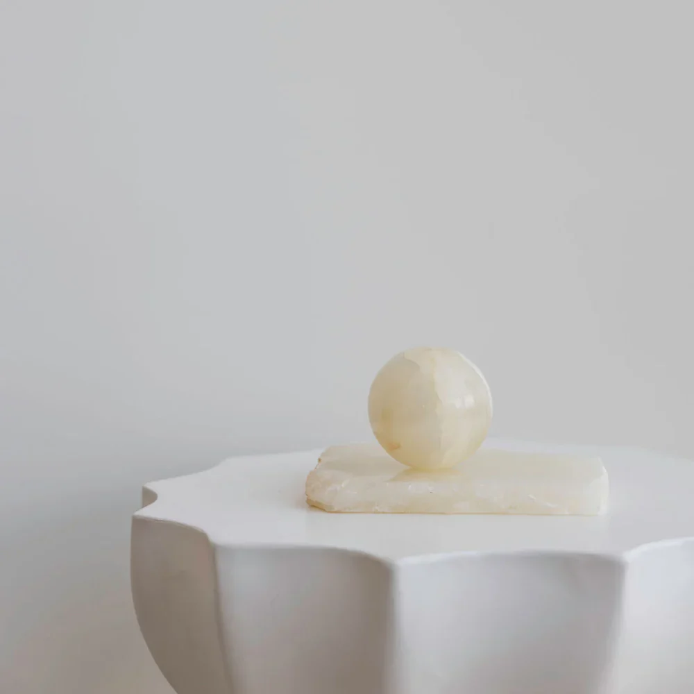 CoTHEORY | ORBIT TABLE SCULPTURE - WHITE ONYX