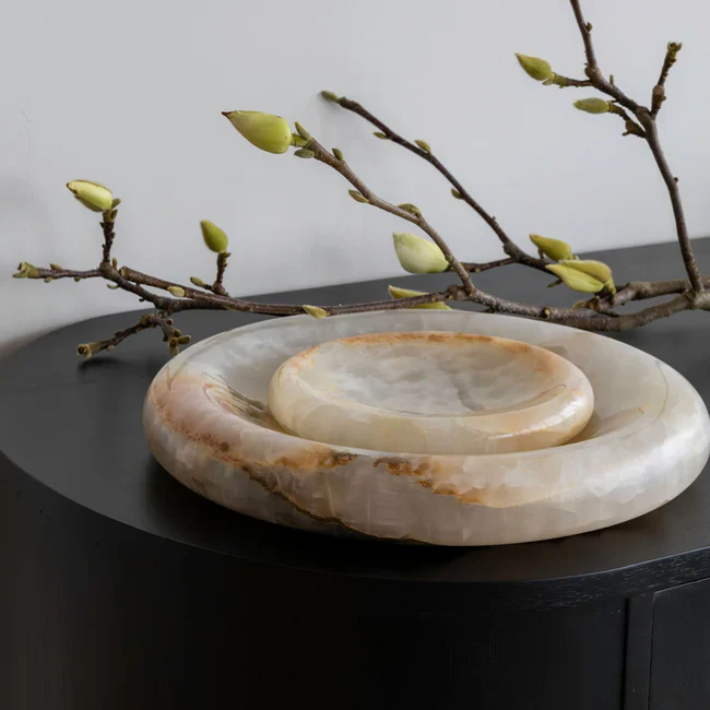CoTHEORY | SOLSTICE SCULPTED TRAY - WHITE ONYX