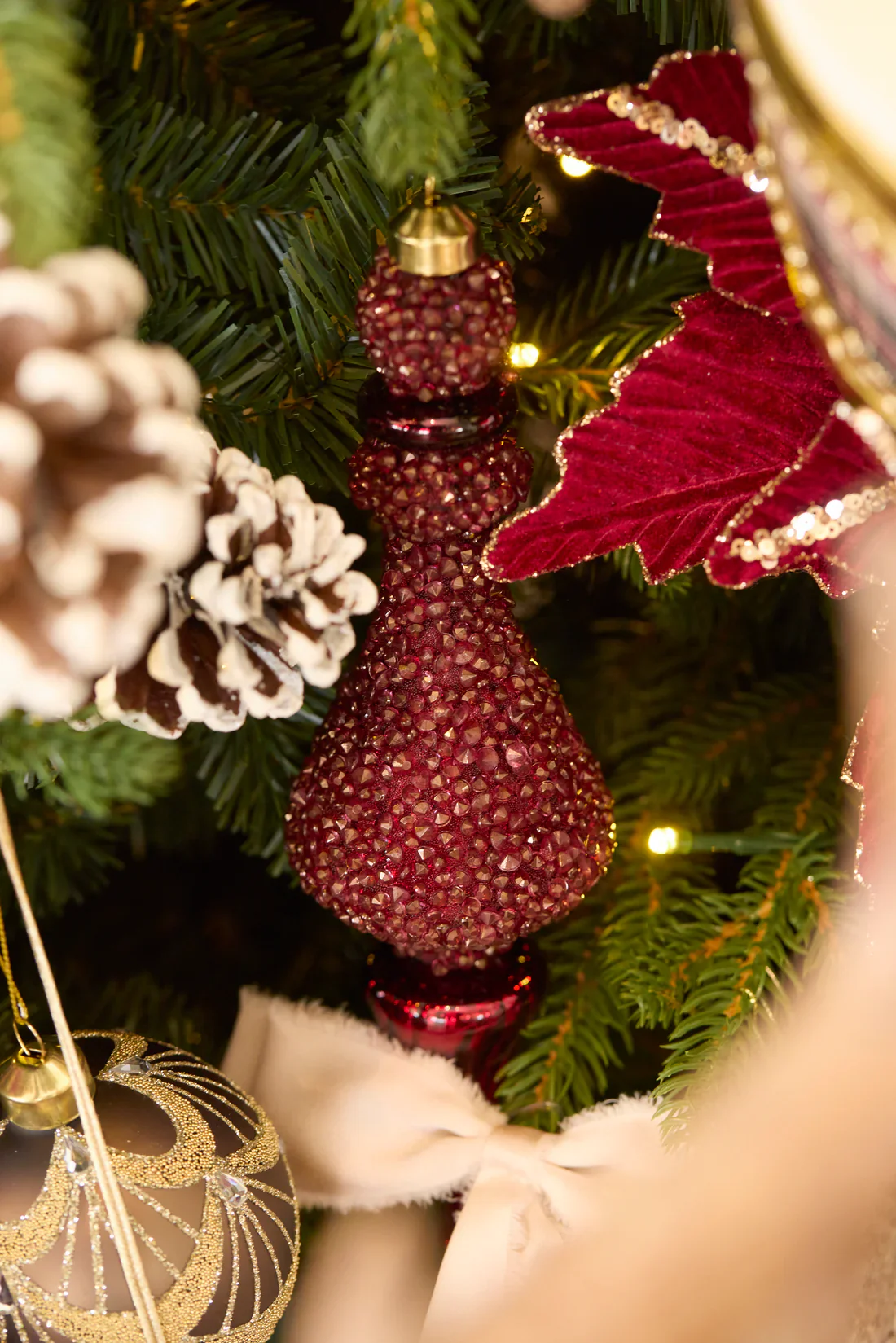 EXQUISITE BEADED BURGUNDY FINIAL - Image 2