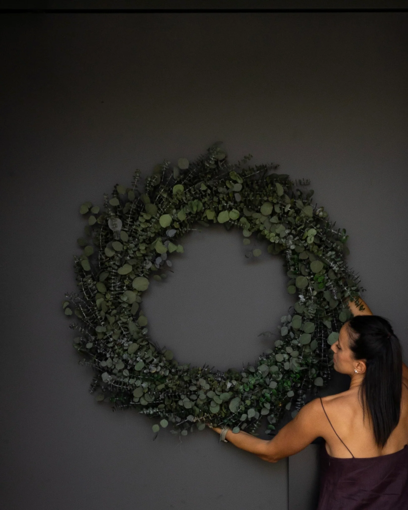 PRESERVED EUCALYPTUS GUM CHRISTMAS WREATH XXL - Image 2