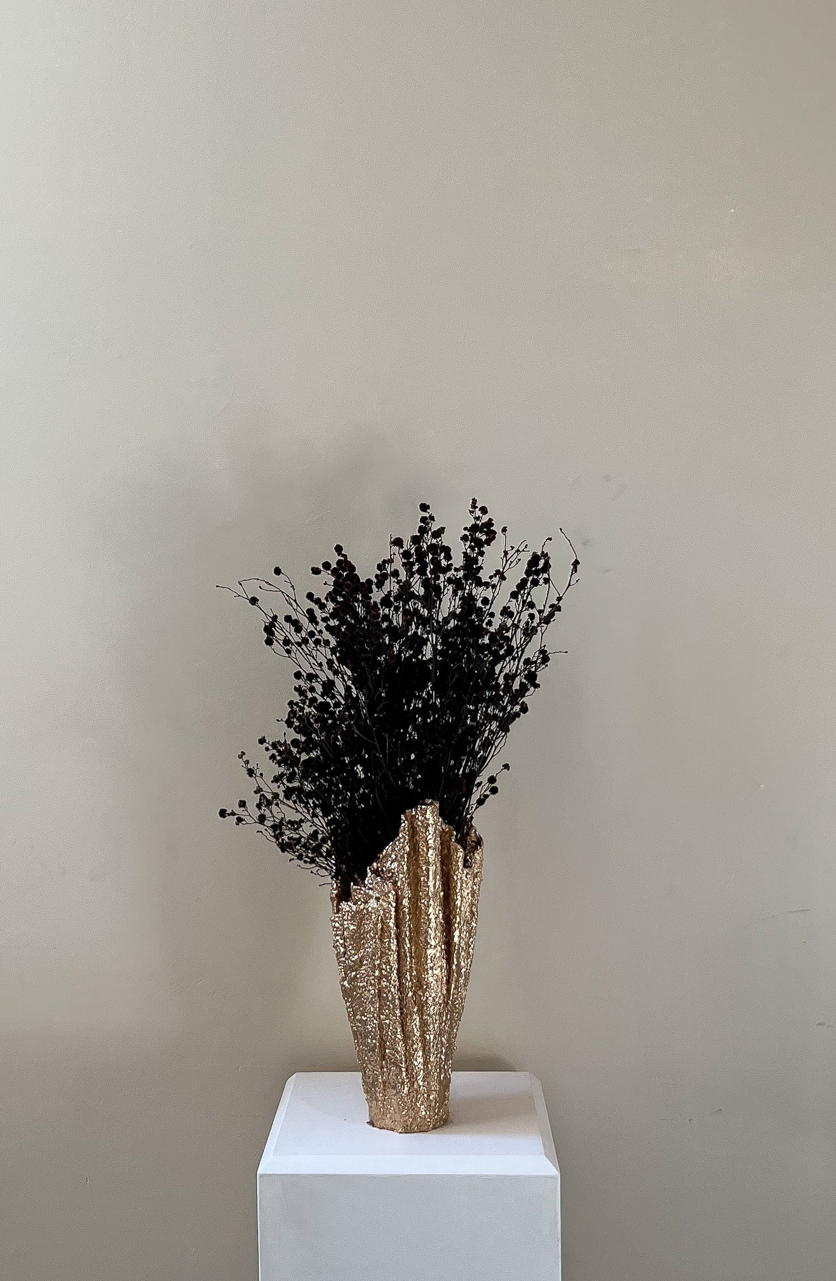 THE HORUS VASE | GOLD MEDIUM - Image 3