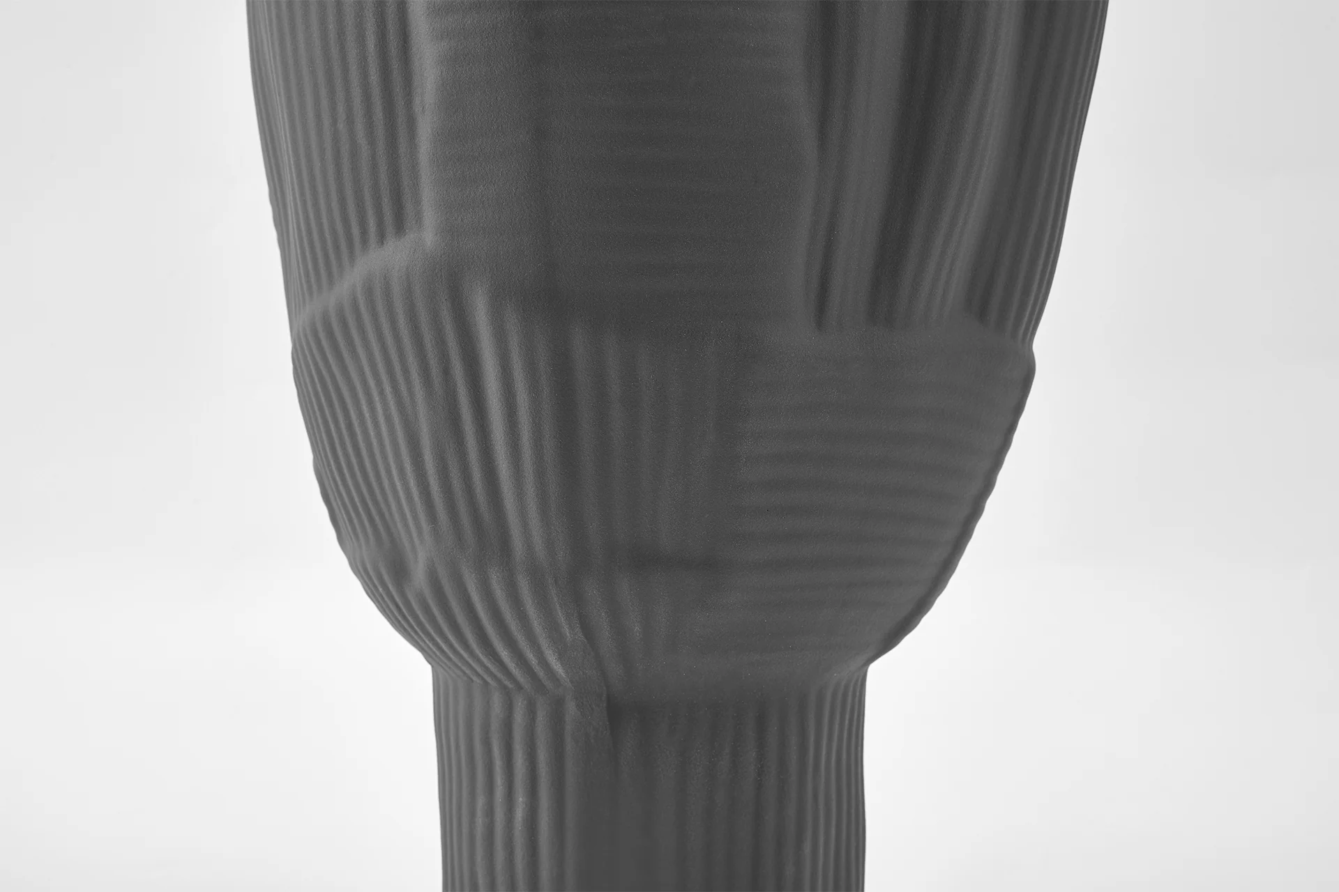 UMI VASE EBONY - Image 4